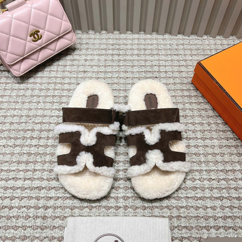 H**mes slippers